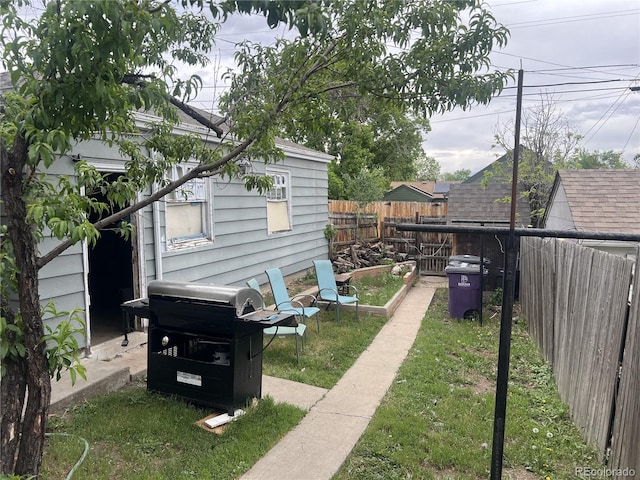 188 S Dale Ct, Denver, CO 80219 - view of yard
