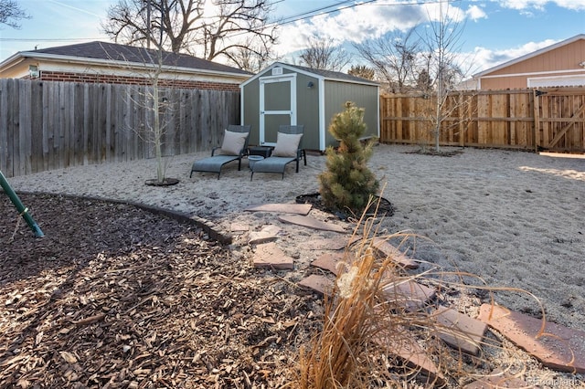 view of yard with a storage unit