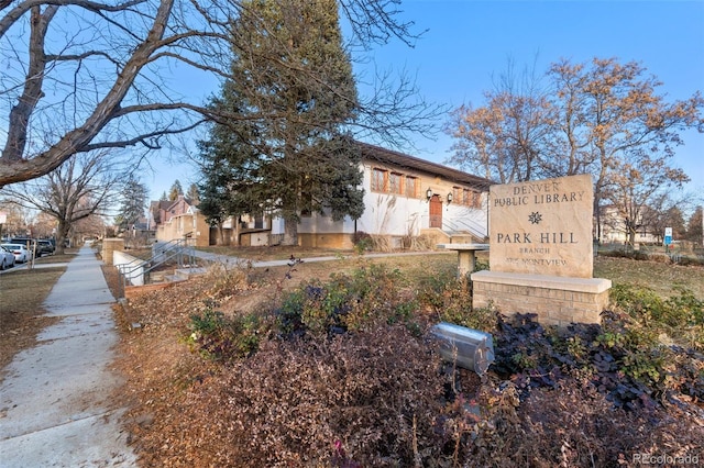 view of community / neighborhood sign