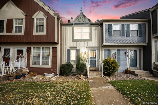 view of front of house with a lawn