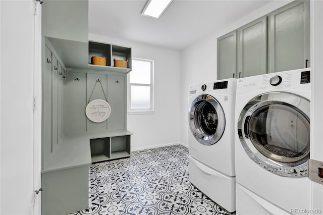 275 S Pembrook St, Castle Rock, CO 80104 - washroom featuring washer and dryer, cabinet space, and baseboards