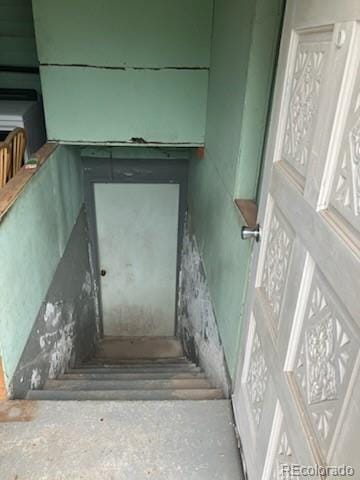 440 Colorado Ave, Stratton, CO 80836 - view of stairs