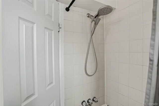 274 S Lincoln St, Denver, CO 80209 - bathroom featuring a tile shower