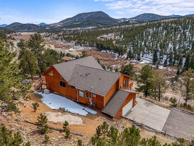 bird's eye view featuring a mountain view