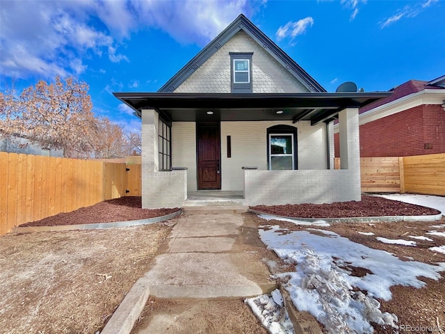 view of front of property featuring a porch