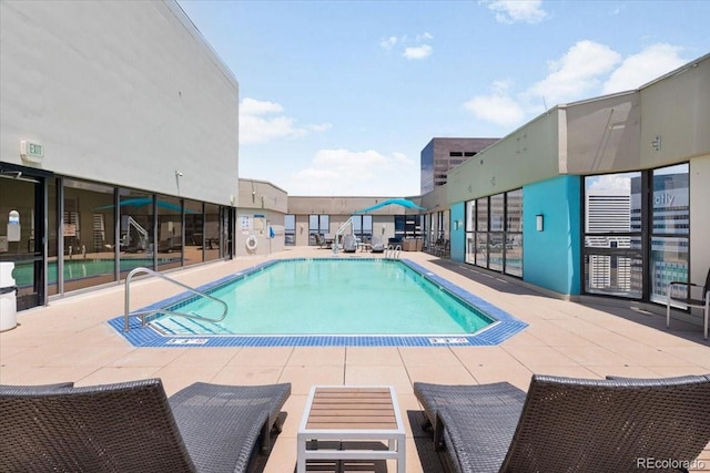 1625 Larimer St Unit 1605, Denver, CO 80202 - community pool featuring a patio