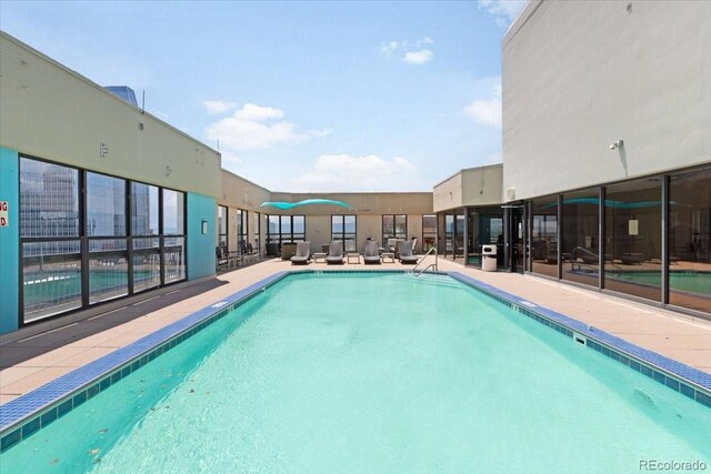 1625 Larimer St Unit 1605, Denver, CO 80202 - view of community pool
