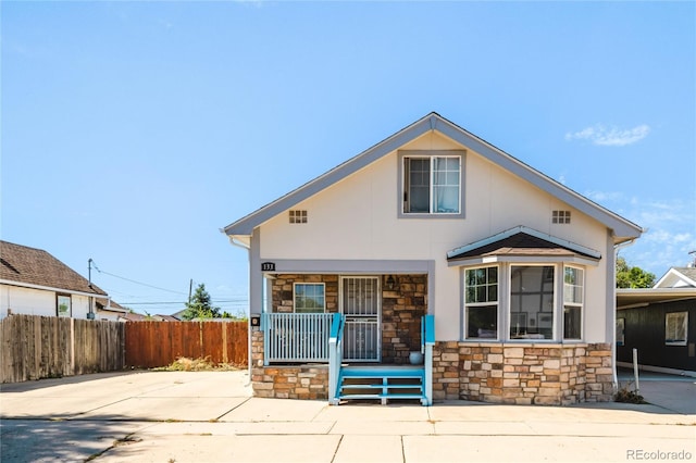 view of front of property featuring a porch