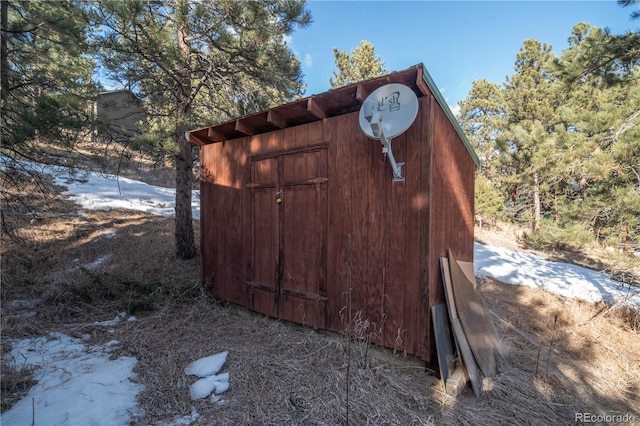 view of outbuilding