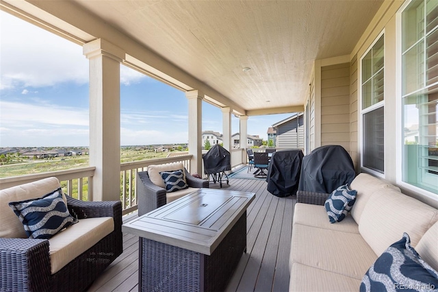 8761 S Wenatchee Ct, Aurora, CO 80016 - deck featuring an outdoor hangout area