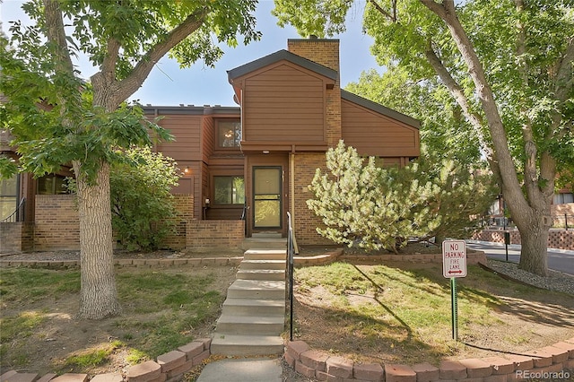 view of front of house with a front yard