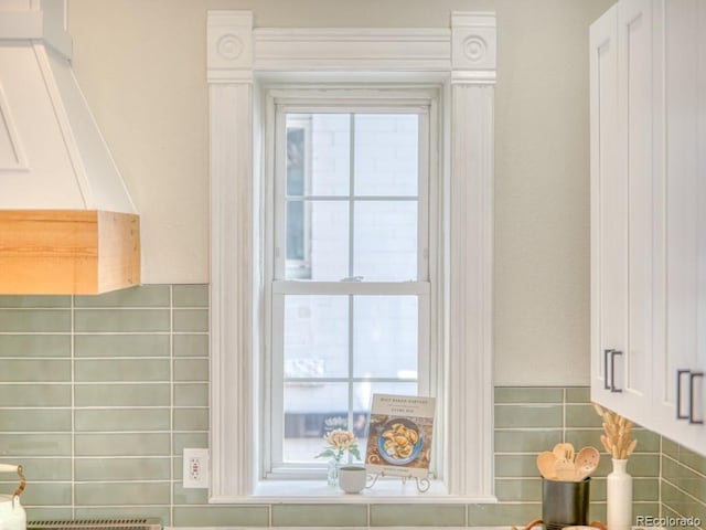 541 Fox St, Denver, CO 80204 - detailed view of tasteful backsplash