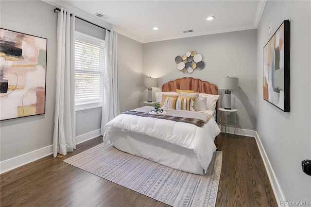 420 N Colorado Blvd, Denver, CO 80206 - bedroom featuring baseboards, wood finished floors, crown molding, and recessed lighting