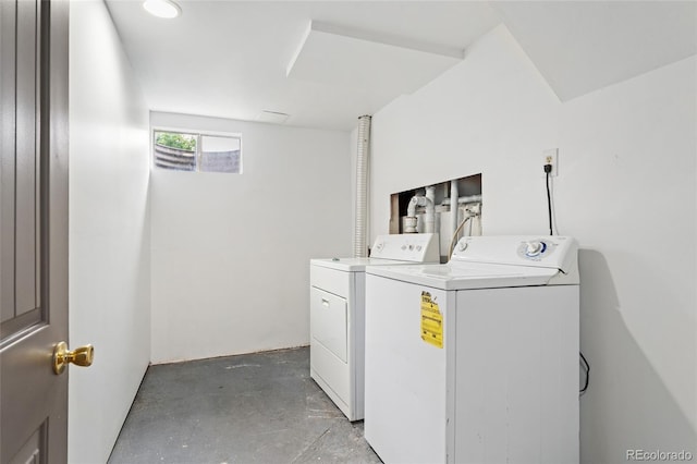 4617 S Norfolk Way, Aurora, CO 80015 - washroom featuring washing machine and clothes dryer