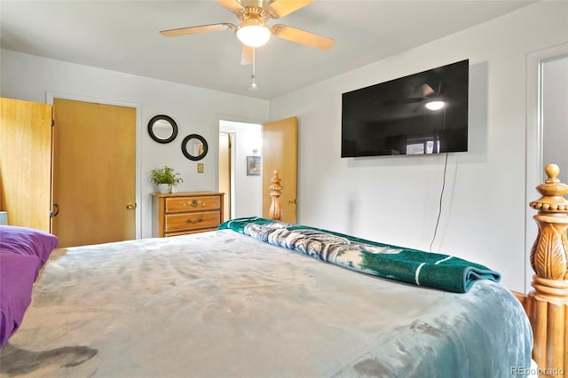 bedroom featuring ceiling fan