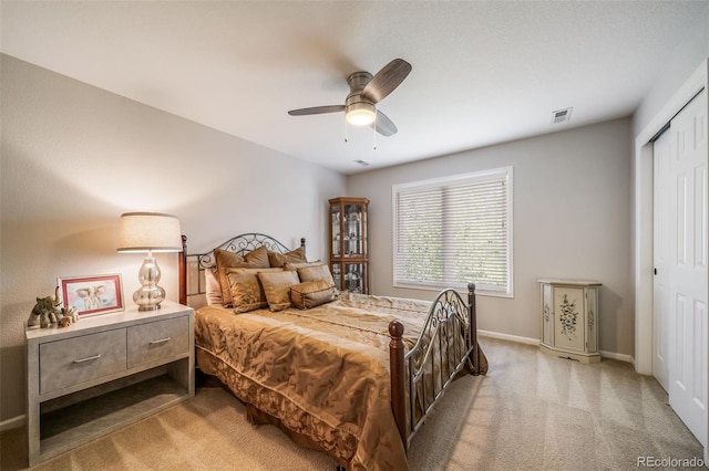 19676 E Pinewood Dr, Aurora, CO 80016 - carpeted bedroom with a closet and ceiling fan