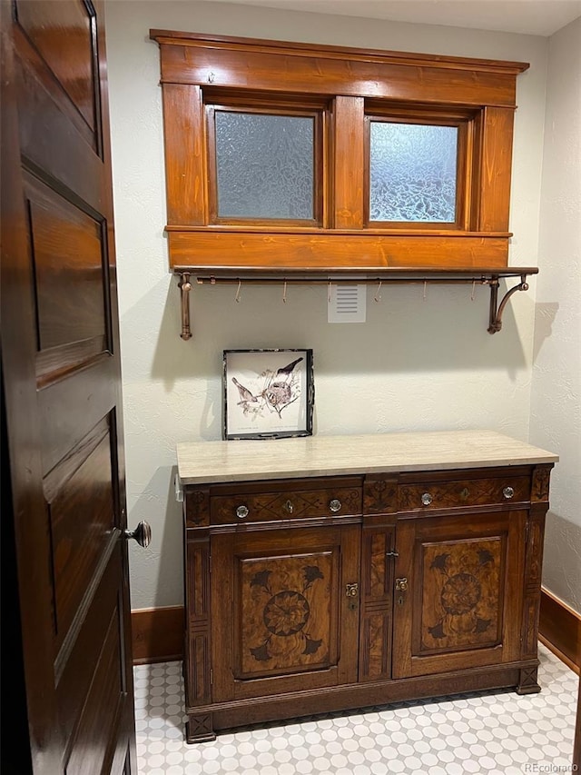 detailed view of baseboards