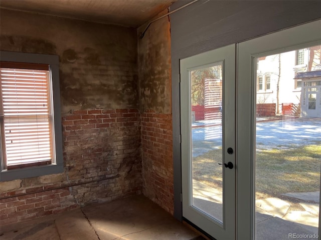 entryway featuring plenty of natural light