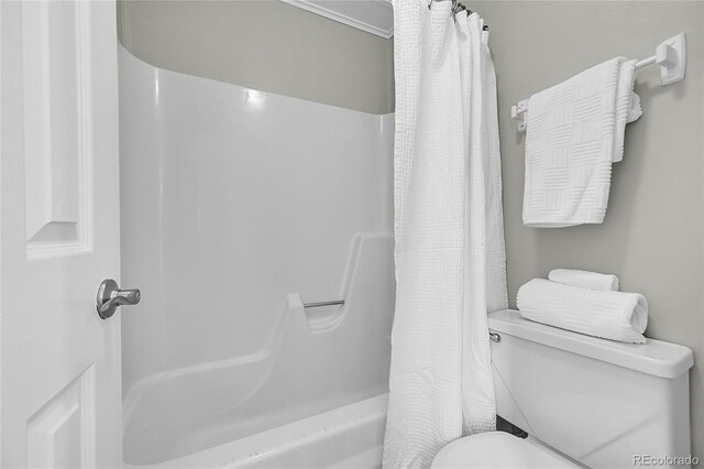 2971 S Sheridan Blvd, Denver, CO 80227 - full bath with toilet and shower / bathtub combination with curtain