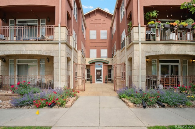 2100 N Humboldt St Unit 302, Denver, CO 80205 - photo 2