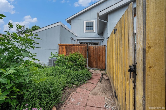 6937 S Knolls Way, Centennial, CO 80122 - view of side of home with central AC unit