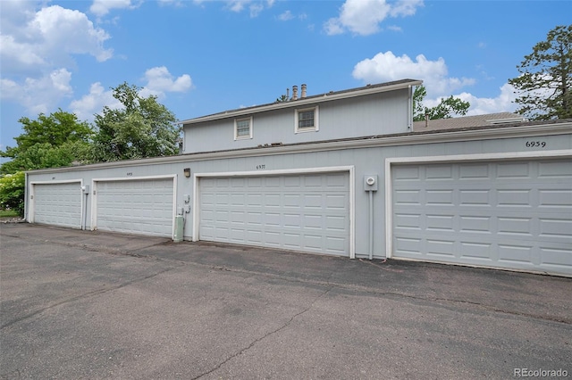 6937 S Knolls Way, Centennial, CO 80122 - view of garage