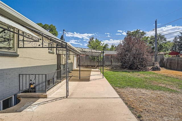 view of yard featuring a patio area