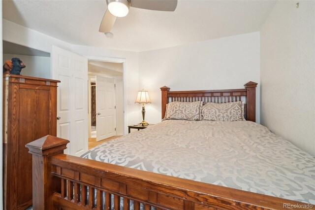bedroom featuring ceiling fan