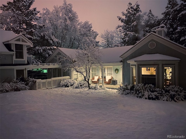 view of front of property