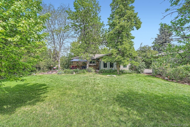 8600 W 2nd Ave, Lakewood, CO 80226 - view of green lawn