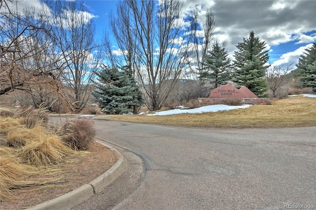 Listing photo 3 for 169 Red Cliff Cir, Glenwood Springs CO 81601