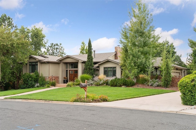 view of front of house with a front yard