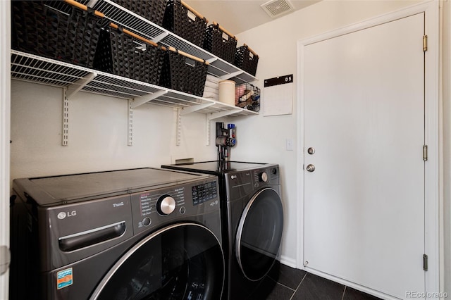 4963 Collingswood Dr, Highlands Ranch, CO 80130 - laundry area featuring washing machine and clothes dryer