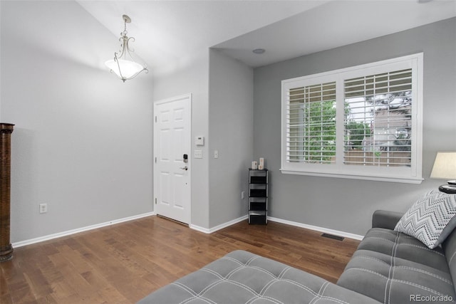 15372 E 117th Ave, Commerce City, CO 80022 - living room featuring wood finished floors and baseboards