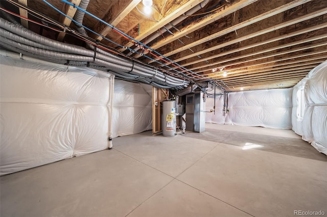 3869 N Shawnee St, Aurora, CO 80019 - unfinished below grade area with water heater