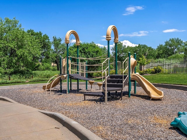 7131 S Wenatchee Way Unit C, Aurora, CO 80016 - view of communal playground
