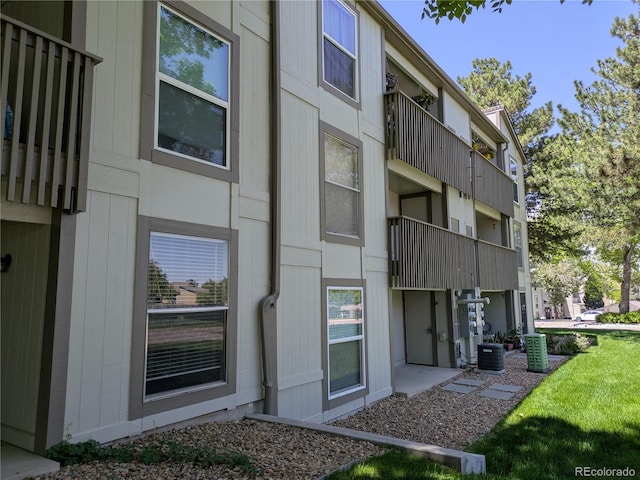7346 S Xenia Cir Unit A, Centennial, CO 80112 - view of property with central air condition unit