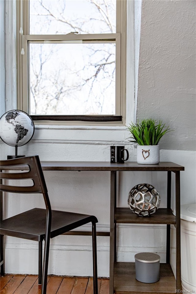 room details featuring hardwood / wood-style floors