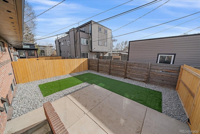 view of yard featuring a patio