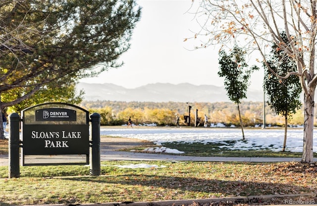 view of property's community with a mountain view