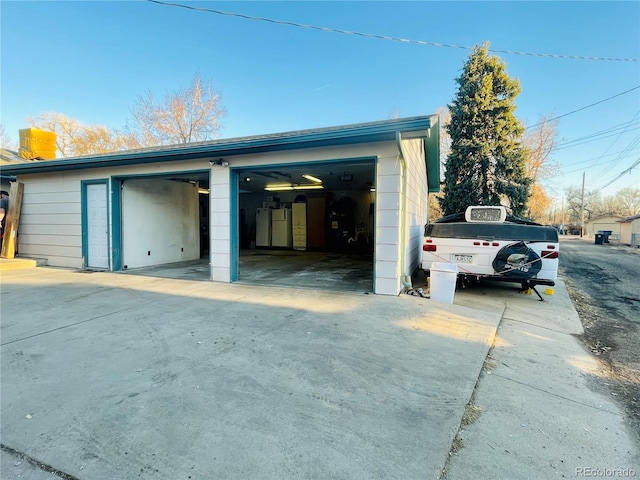 view of detached garage