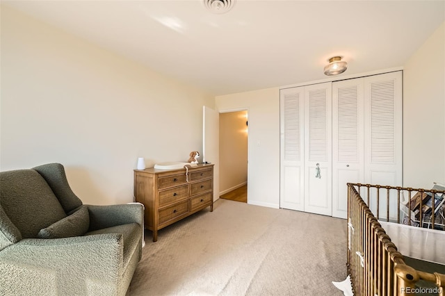 living area with carpet flooring