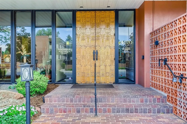 view of property entrance