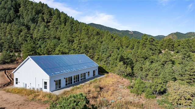 bird's eye view featuring a mountain view