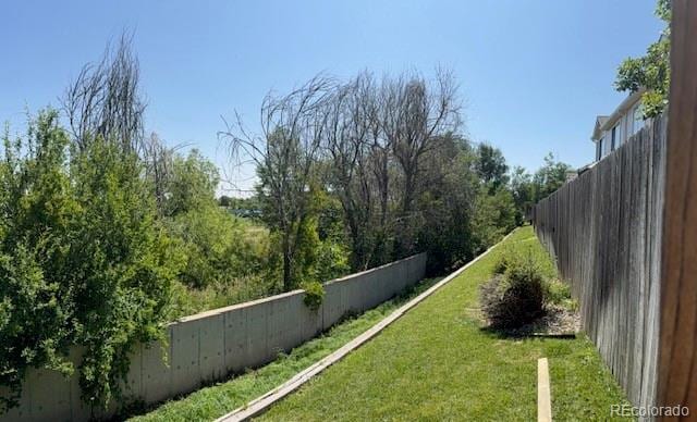 12225 E 2nd Dr, Aurora, CO 80011 - view of yard