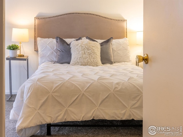 bedroom with carpet flooring