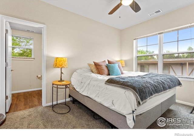 bedroom with ceiling fan