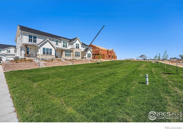 exterior space featuring a front yard