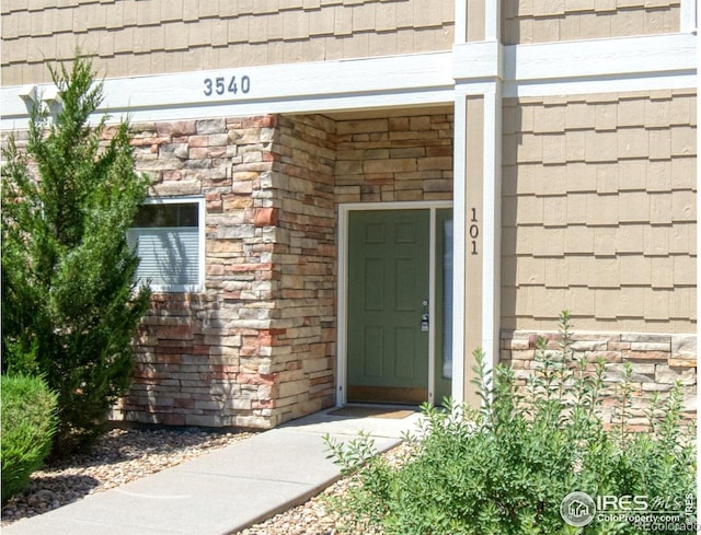 view of property entrance