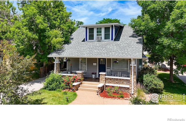 view of front of house featuring a porch